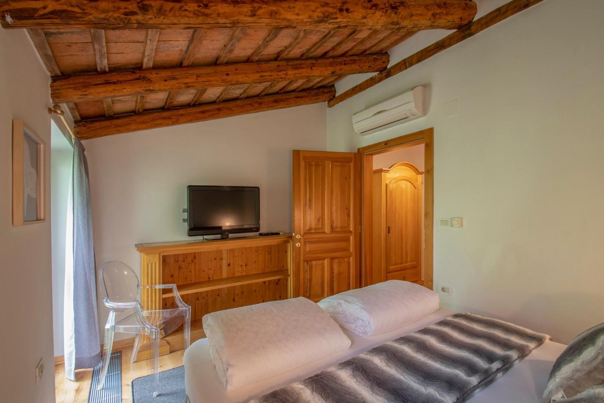 Residence Apolonija Guest House Sezana ภายนอก รูปภาพ