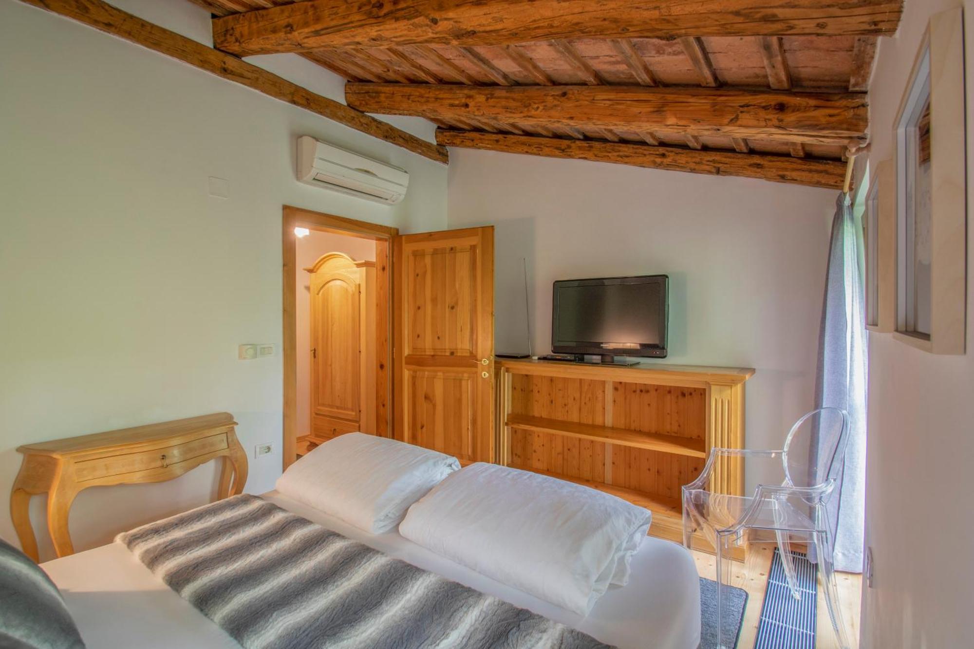 Residence Apolonija Guest House Sezana ภายนอก รูปภาพ